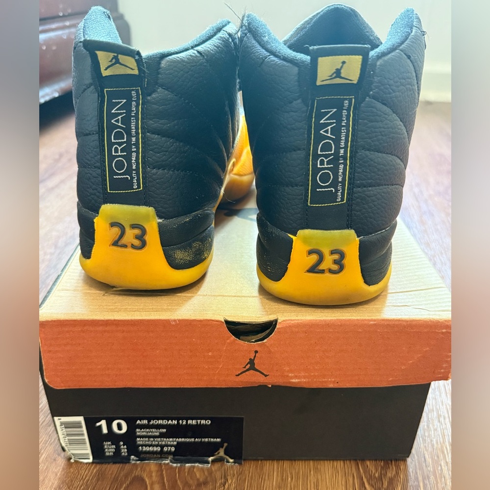 Air Jordan 12 Retro ‘University Gold’ - Picture 2 of 9